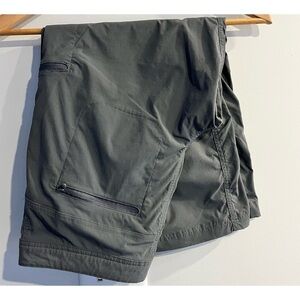 L.L. Bean Khaki Cropped Comfy Trail Hiking Pants Size 8